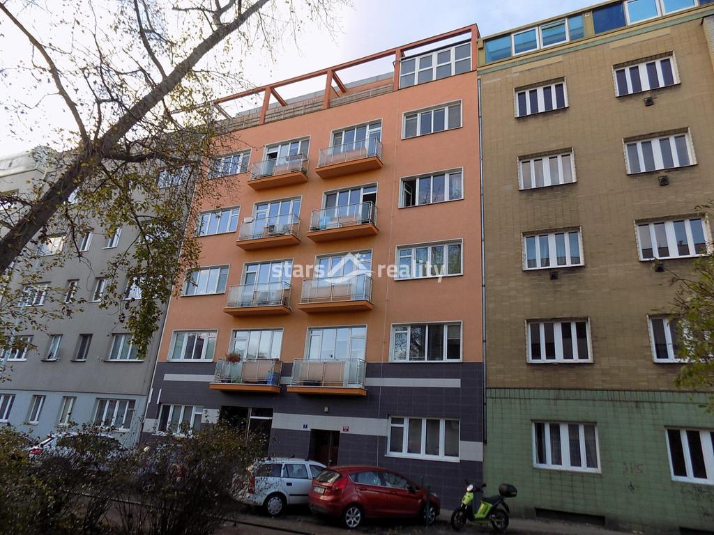 Pronájem vybaveného bytu 1+kk, Praha- Nusle