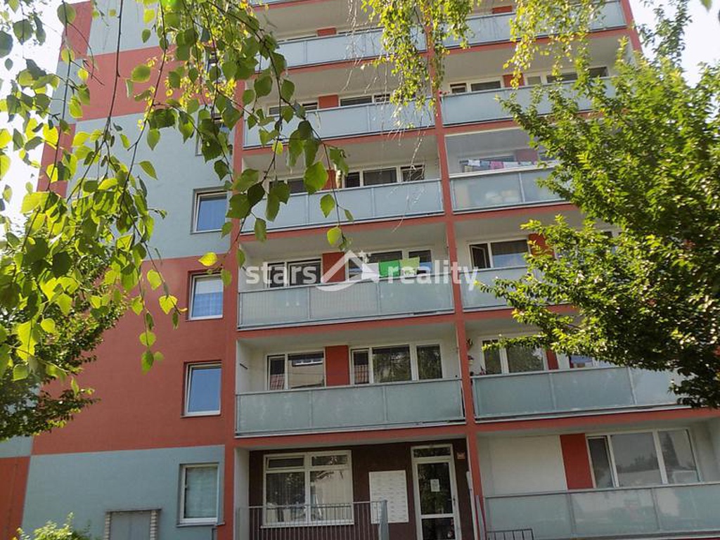 Prodej bytu 3+1, 2x lodžie, 2x komora, v Čelákovicích